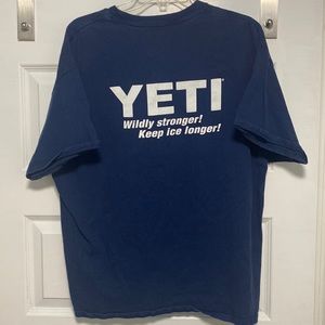Yeti pocket tee size XL